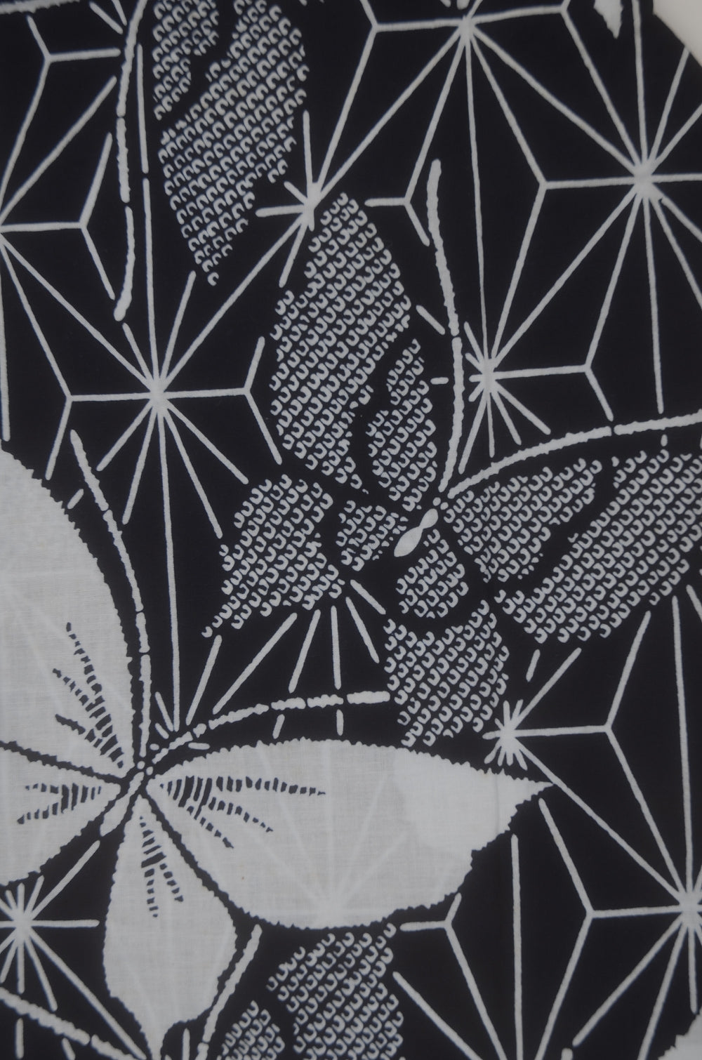 Archive Yukata – Traditional Pattern (Women / One of a Kind) W-AT #10 (Navy Yukata with Asanoha and Bellflower Pattern)