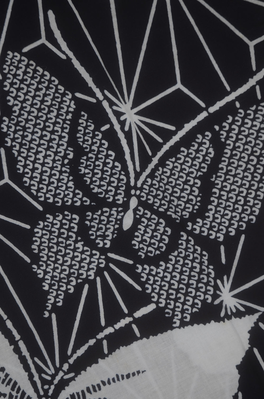 Archive Yukata – Traditional Pattern (Women / One of a Kind) W-AT #10 (Navy Yukata with Asanoha and Bellflower Pattern)