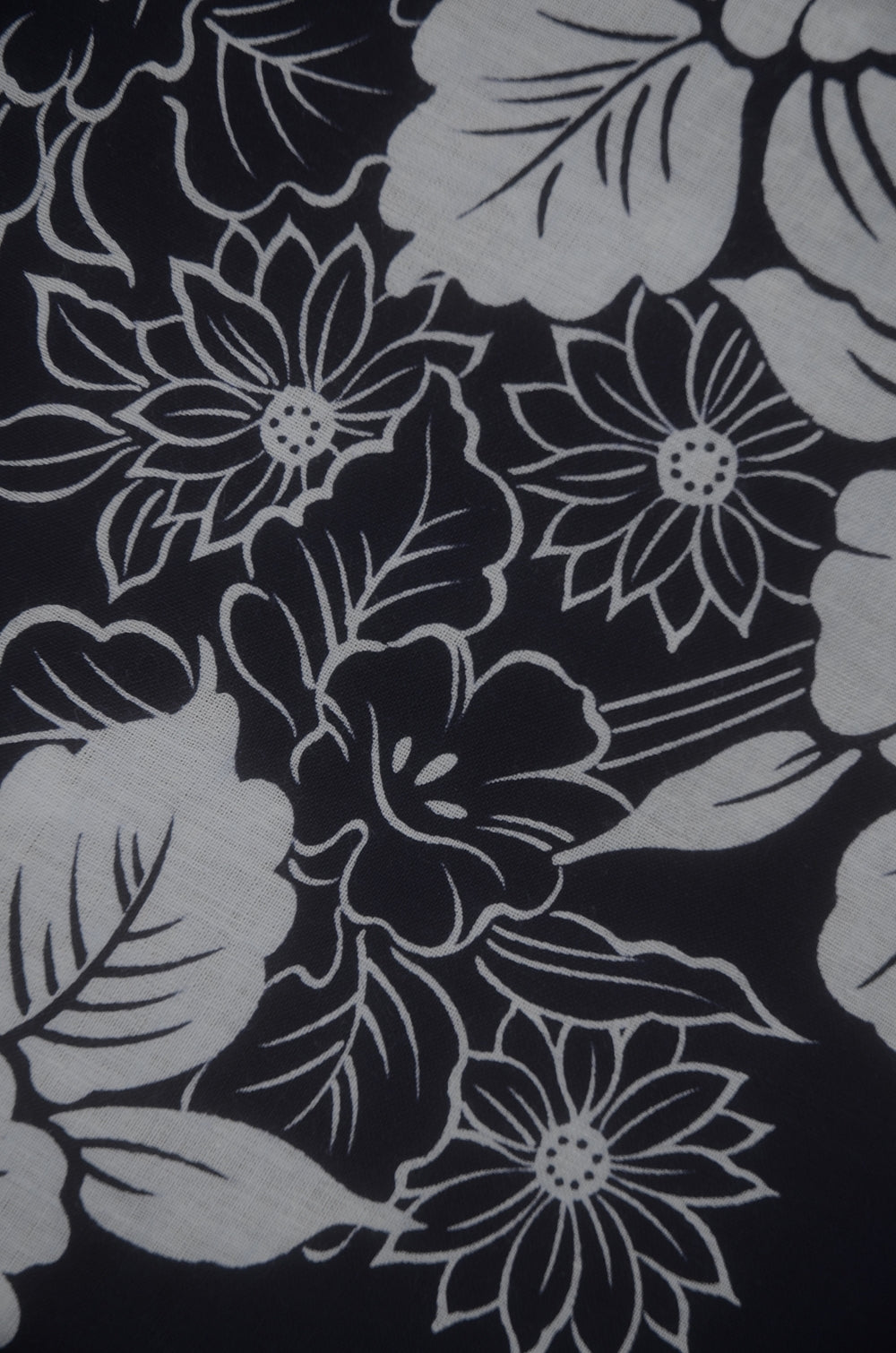 Archive Yukata – Traditional Pattern (Women / One of a Kind) W-AT #19 (Timeless Indigo Floral Yukata)
