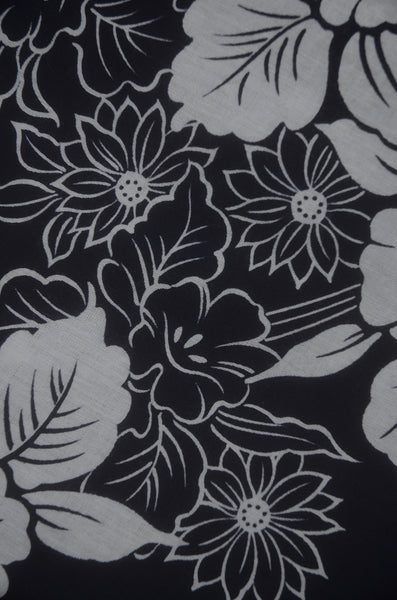 Archive Yukata – Traditional Pattern (Women / One of a Kind) W-AT #19 (Timeless Indigo Floral Yukata)