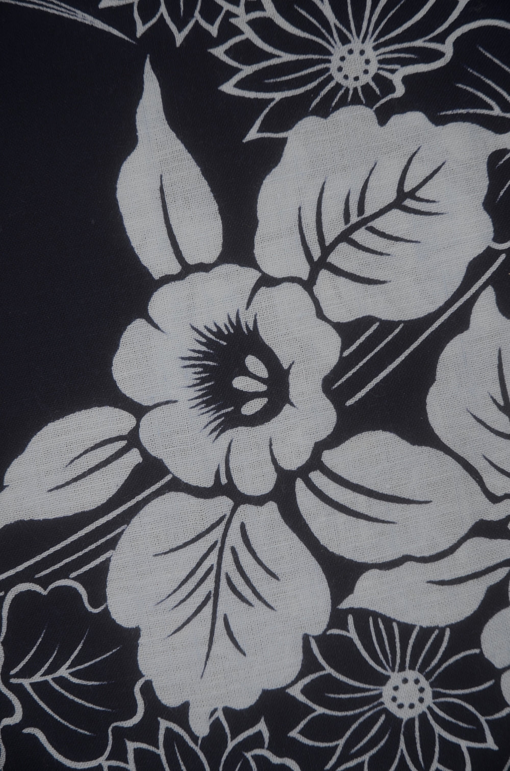 Archive Yukata – Traditional Pattern (Women / One of a Kind) W-AT #19 (Timeless Indigo Floral Yukata)
