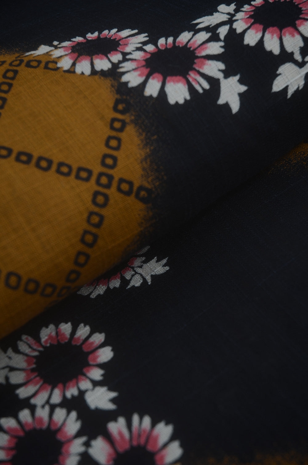 Archive Yukata – Traditional Pattern (Women / One of a Kind) W-AT #36