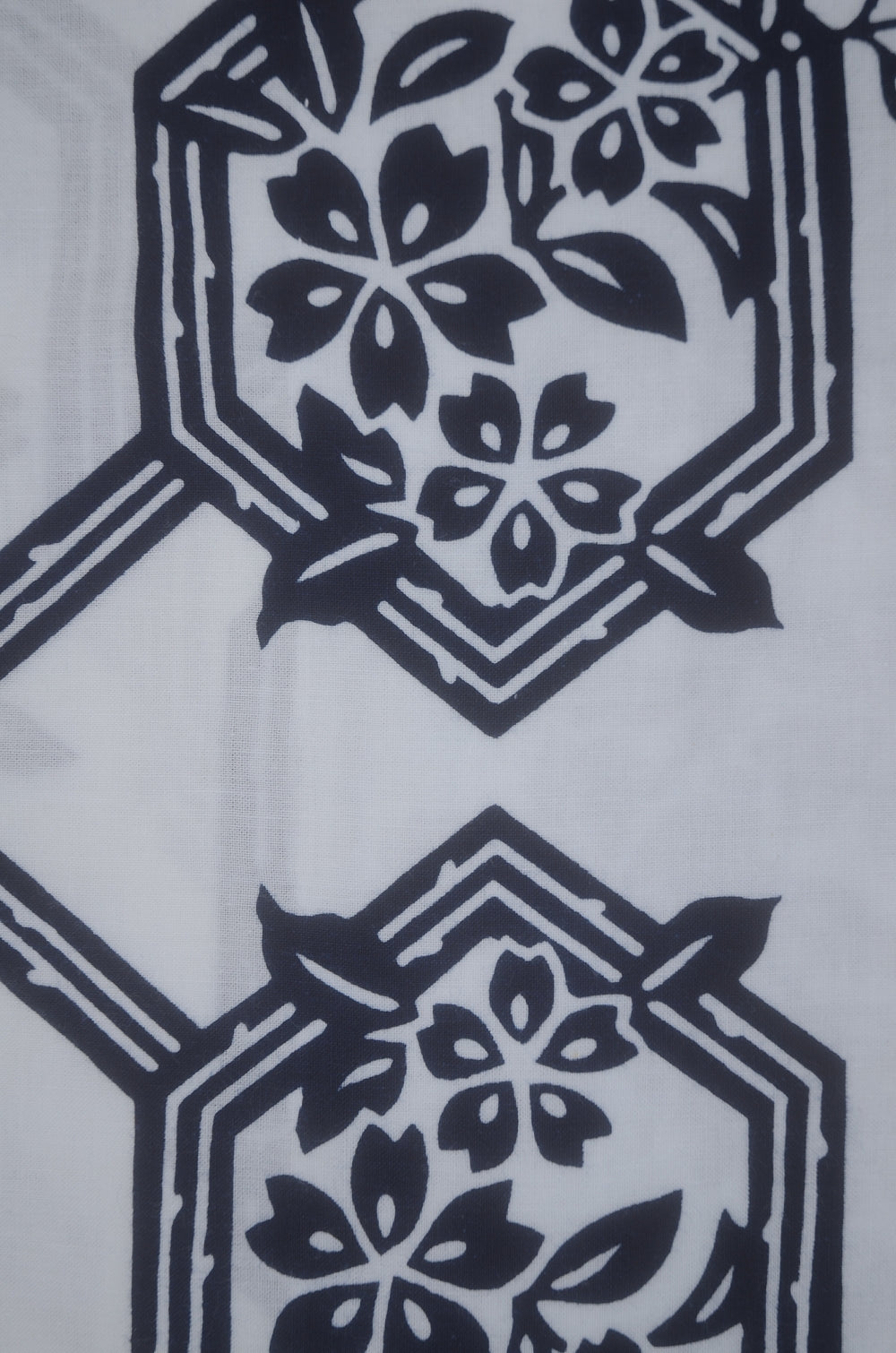 Archive Yukata – Traditional Pattern (Women / One of a Kind) W-AT #114