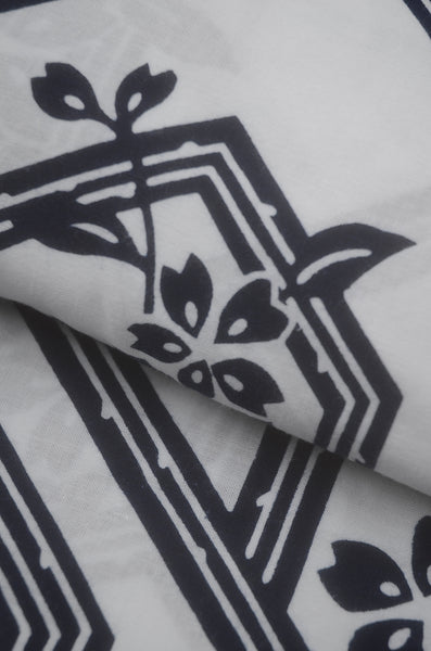 Archive Yukata – Traditional Pattern (Women / One of a Kind) W-AT #114