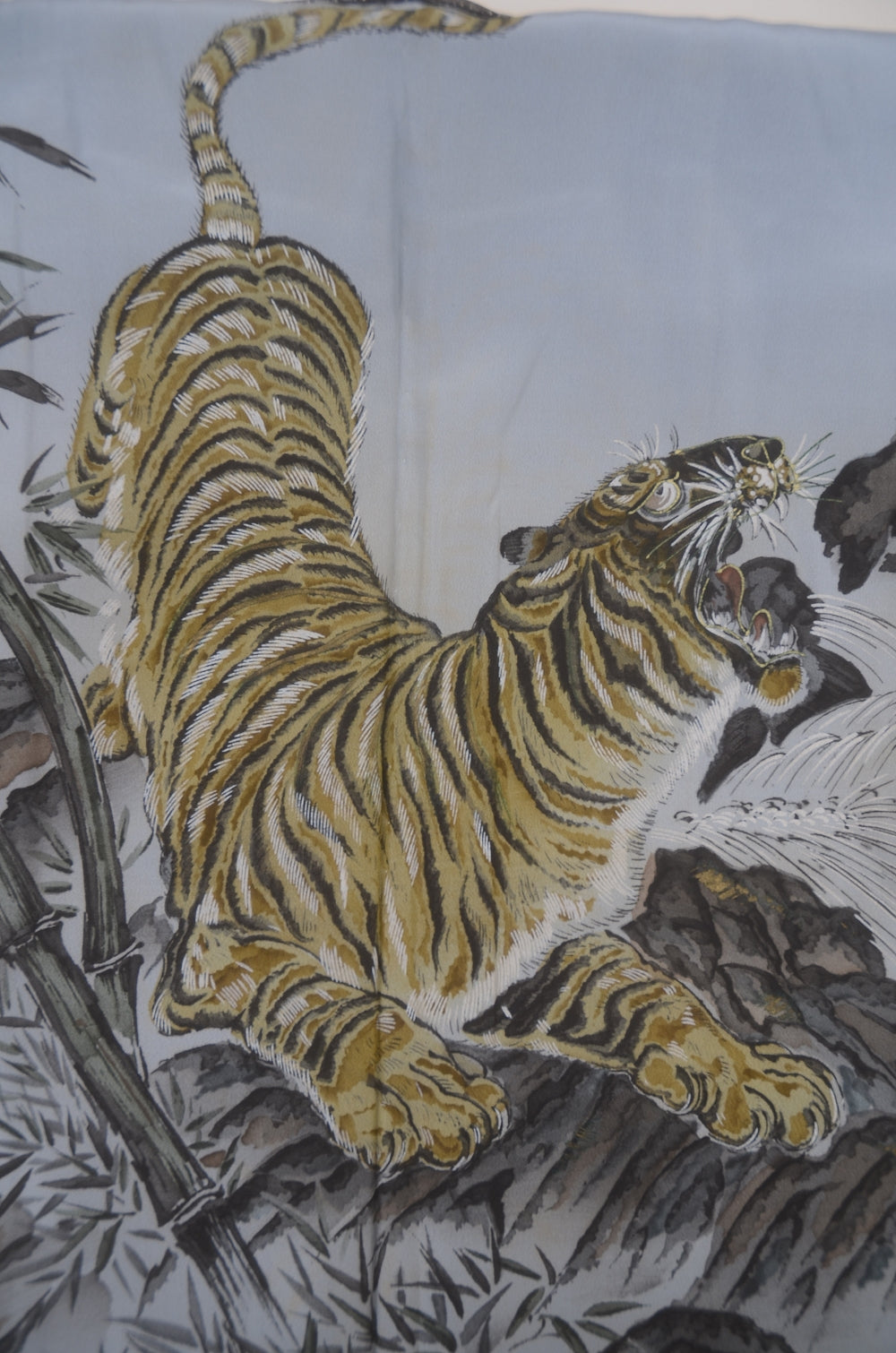 Jacket, kimono, hakama set / JKH #1-505 Powerful tiger depicted