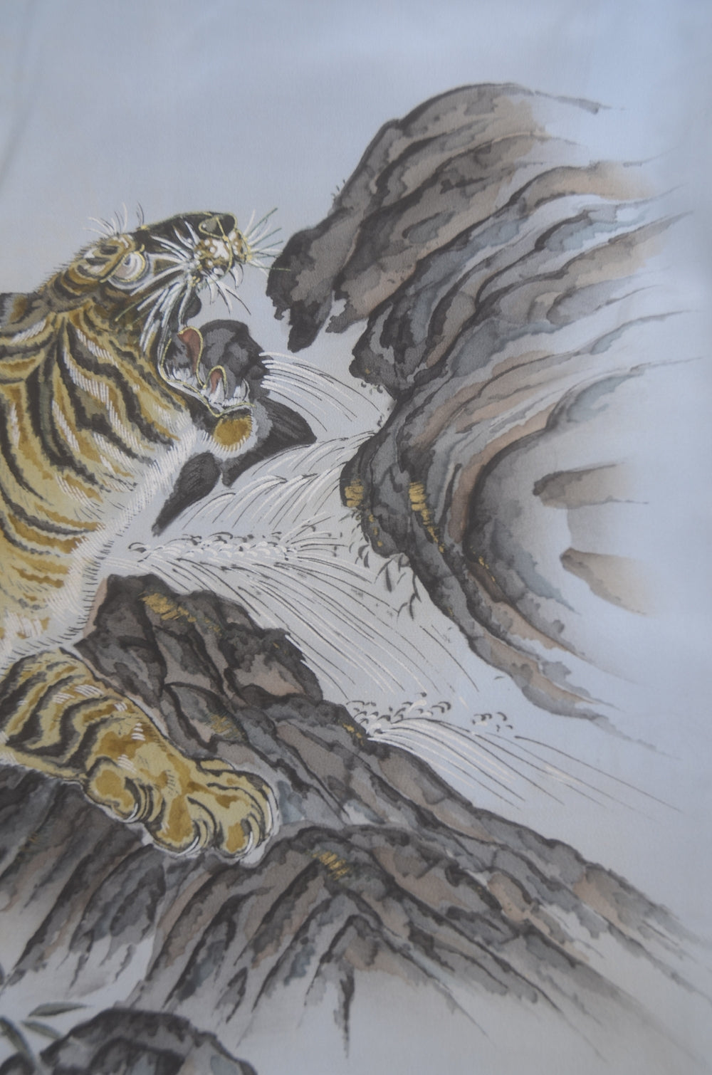 Jacket, kimono, hakama set / JKH #1-505 Powerful tiger depicted