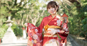 20 Uchikake kimonos were uploaded on March 3