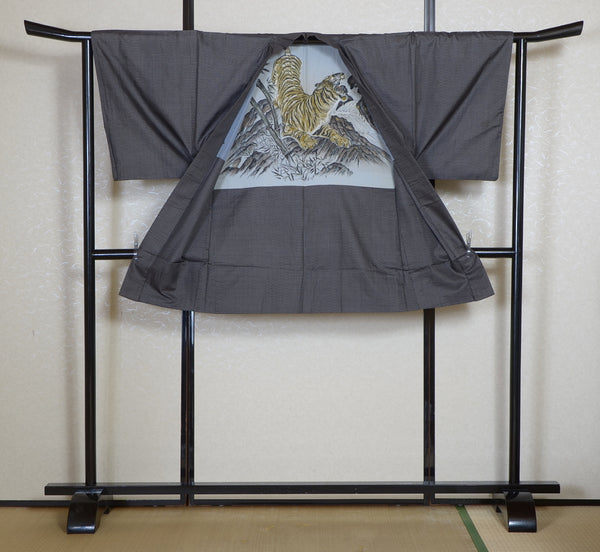 Jacket, kimono, hakama set / JKH #1-505 Powerful tiger depicted