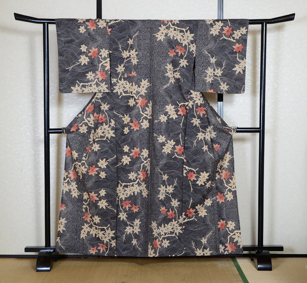 Archive Yukata – Traditional Pattern (Women / One of a Kind) W-AT #25 (Sophisticated Momiji Yukata)