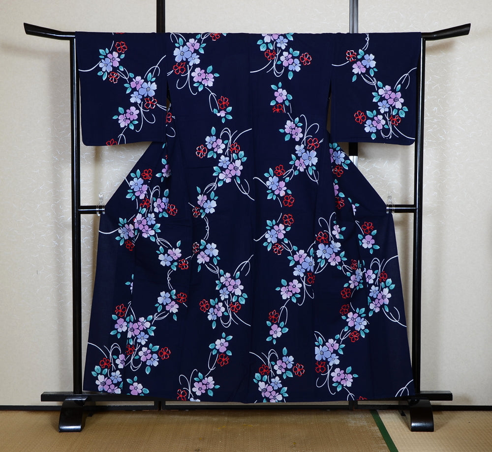 Archive Yukata – Traditional Pattern (Women / One of a Kind) W-AT #118