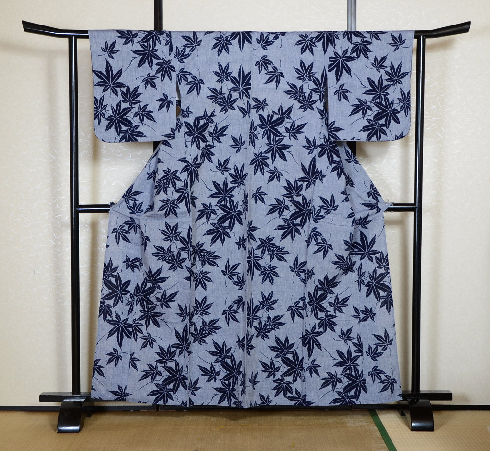 Archive Yukata – Traditional Pattern (Women / One of a Kind) W-AT #24 (Timeless Indigo Momiji Yukata)