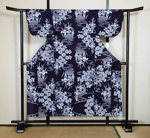 Archive Yukata – Traditional Pattern (Women / One of a Kind) W-AT #73