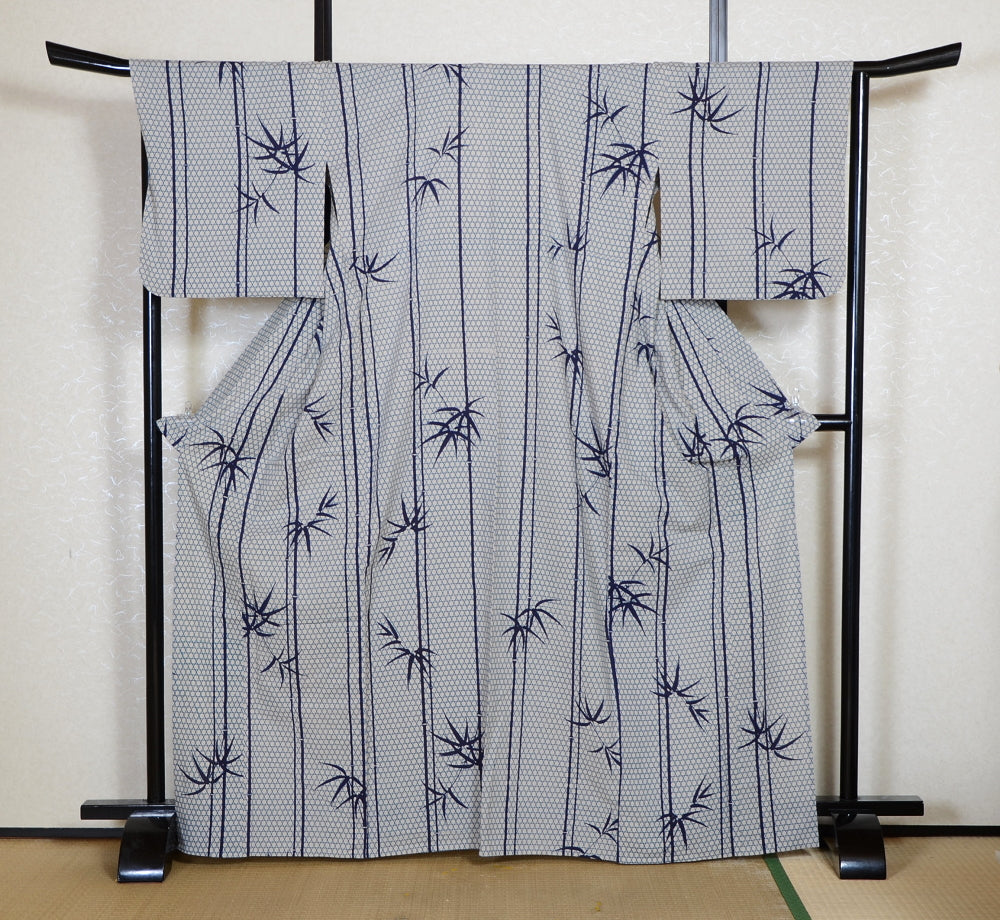 Archive Yukata – Traditional Pattern (Women / One of a Kind) W-AT #17 (Classic Bamboo Yukata in Ivory)