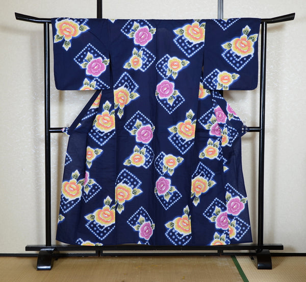 Archive Yukata – Traditional Pattern (Women / One of a Kind) W-AT #11