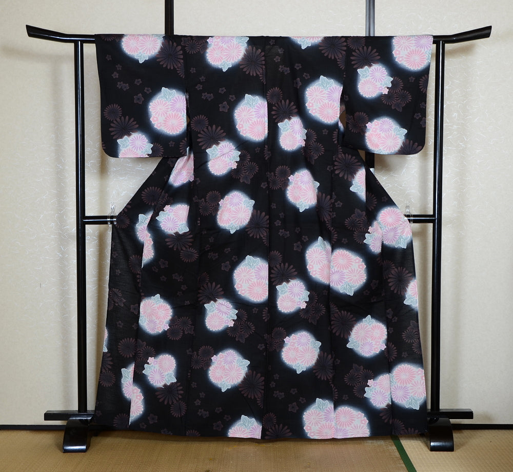 Archive Yukata – Traditional Pattern (Women / One of a Kind) W-AT #113