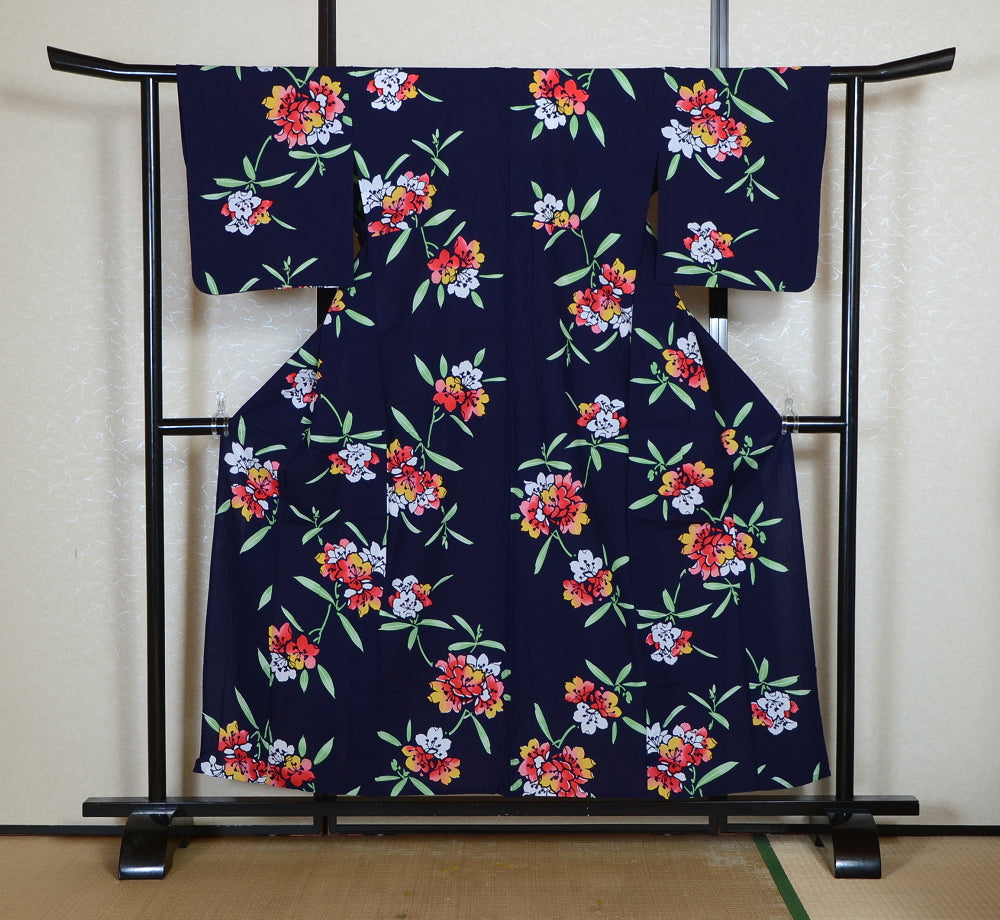 Archive Yukata – Traditional Pattern (Women / One of a Kind) W-AT #132