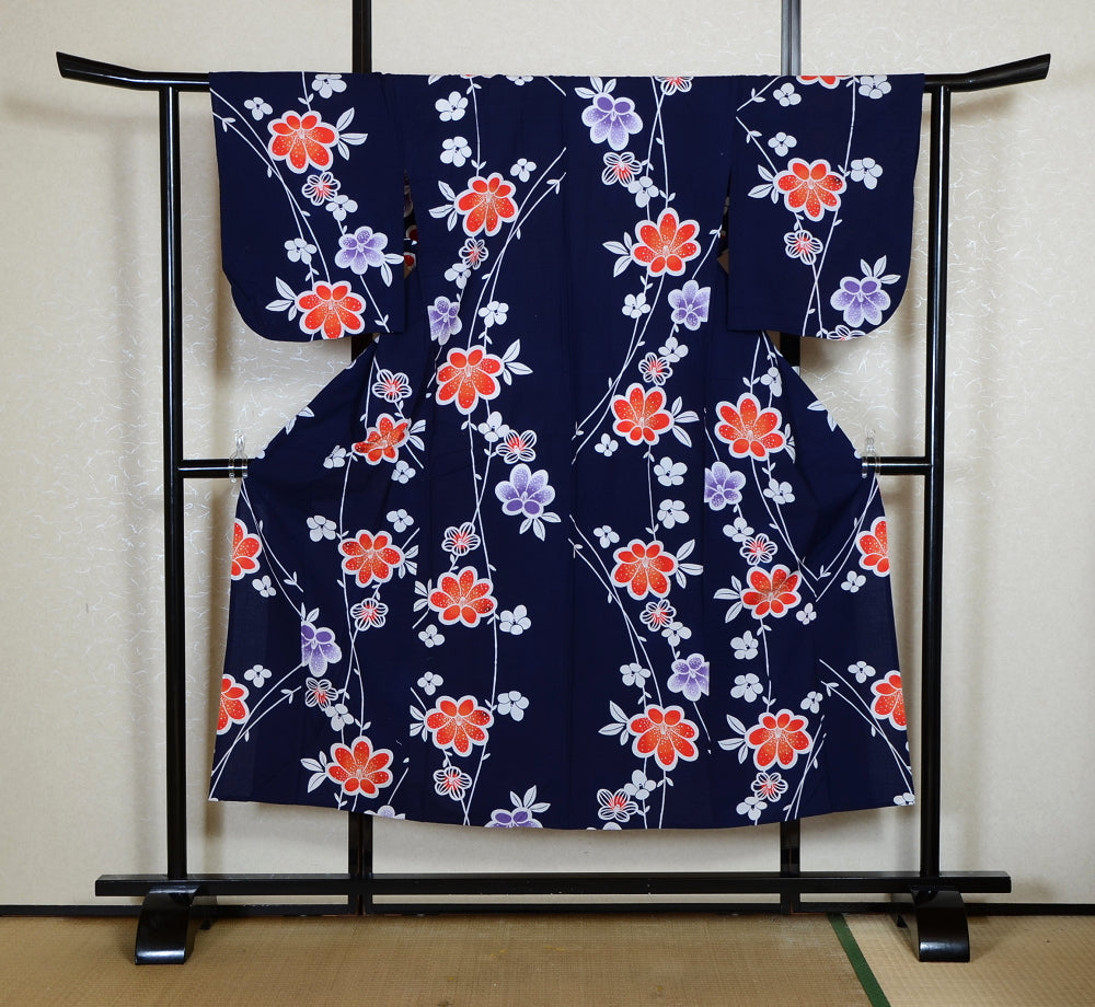 Archive Yukata – Traditional Pattern (Women / One of a Kind) W-AT #111