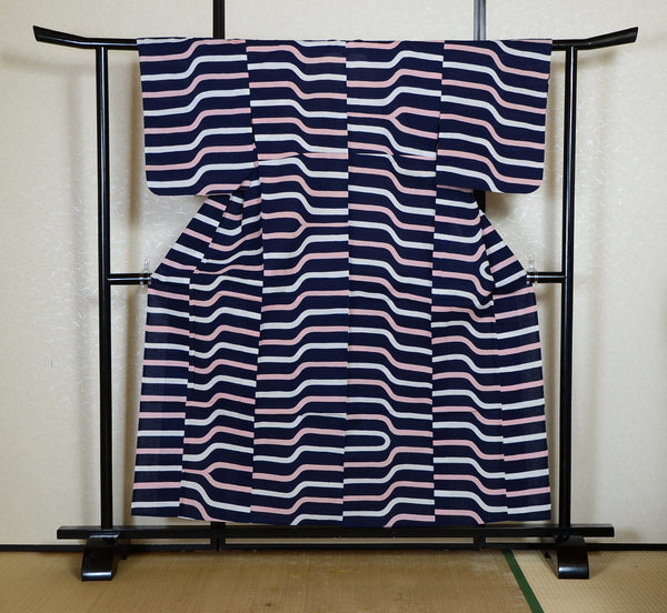Archive Yukata – Traditional Pattern (Women / One of a Kind) W-AT #101