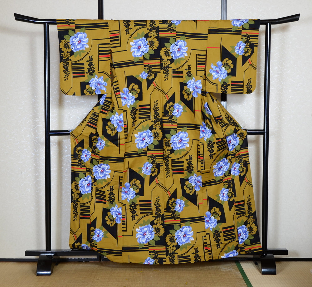 Archive Yukata – Traditional Pattern (Women / One of a Kind) W-AT #22