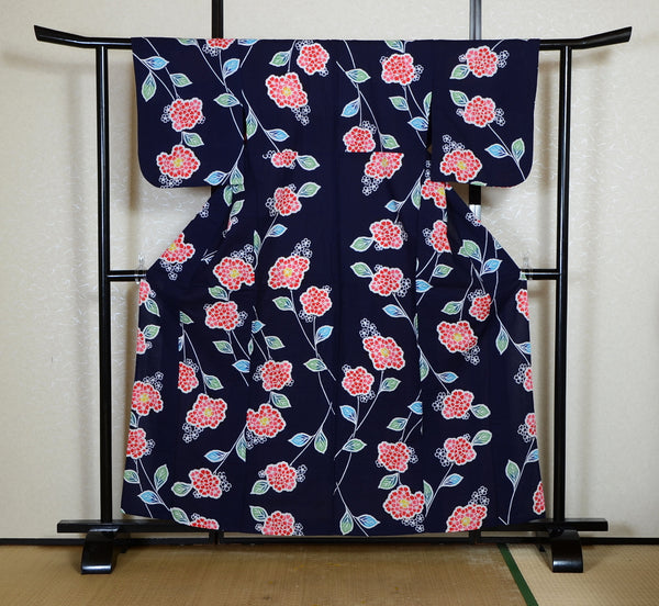 Archive Yukata – Traditional Pattern (Women / One of a Kind) W-AT #104
