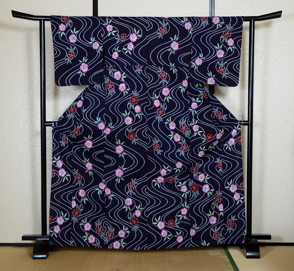 Archive Yukata – Traditional Pattern (Women / One of a Kind) W-AT #40