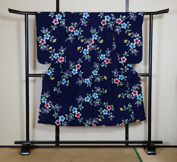 Archive Yukata – Traditional Pattern (Women / One of a Kind) W-AT #124