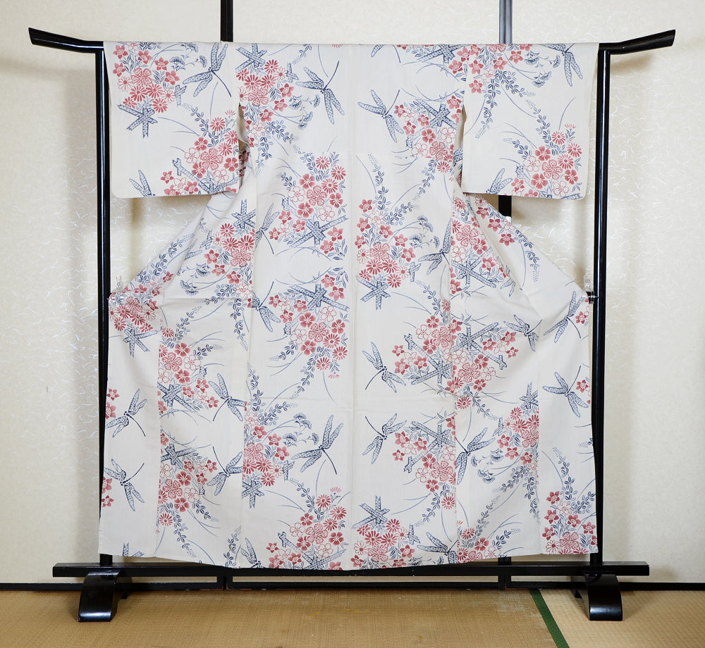 Archive Yukata – Traditional Pattern (Women / One of a Kind) W-AT #62