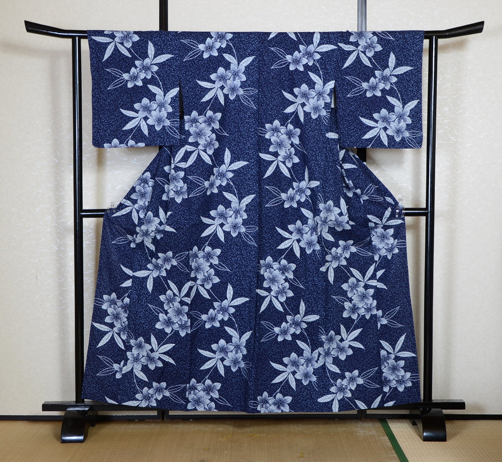Archive Yukata – Traditional Pattern (Women / One of a Kind) W-AT #04 (Navy Blue Floral Yukata)