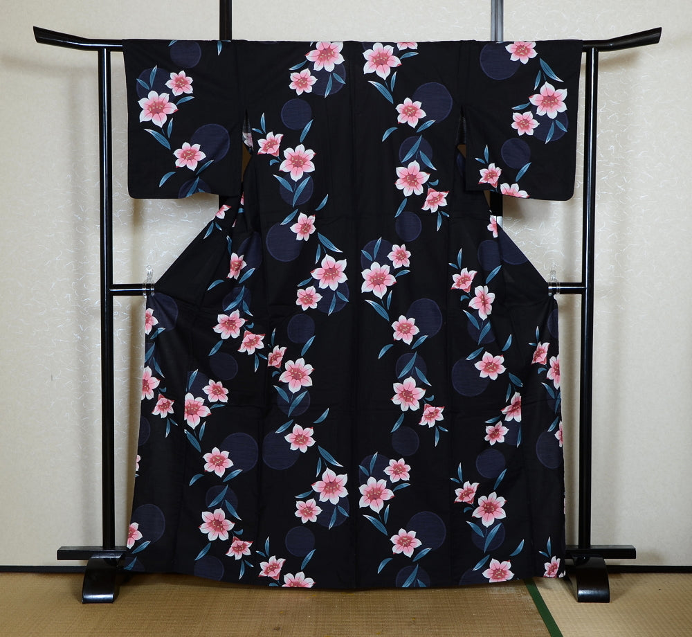 Archive Yukata – Traditional Pattern (Women / One of a Kind) W-AT #116