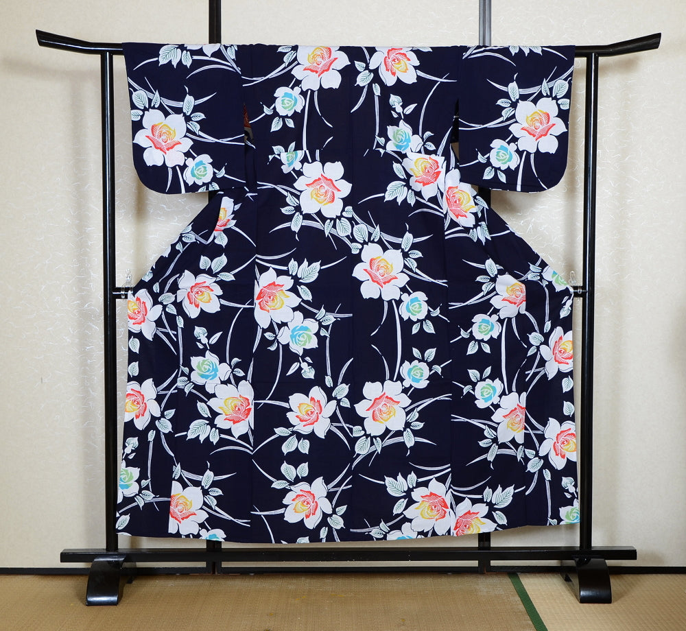 Archive Yukata – Traditional Pattern (Women / One of a Kind) W-AT #84