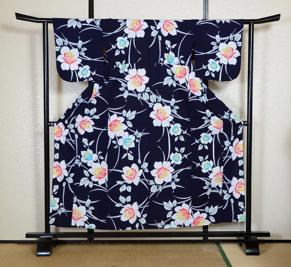 Archive Yukata – Traditional Pattern (Women / One of a Kind) W-AT #84