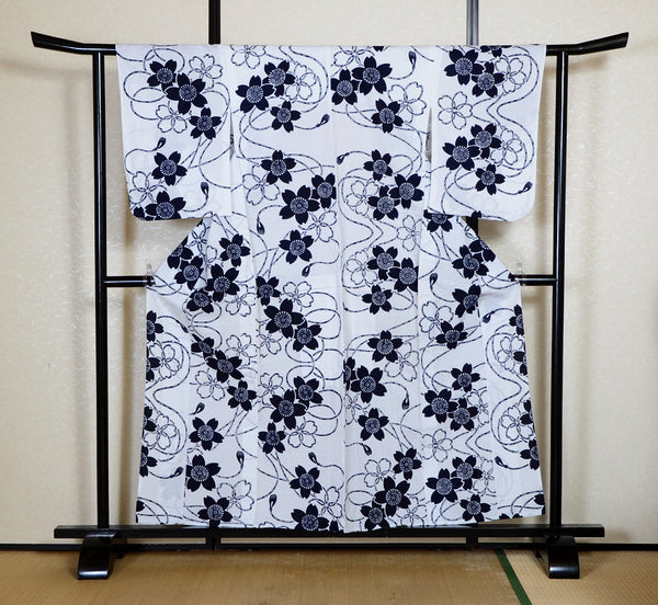 Archive Yukata – Traditional Pattern (Women / One of a Kind) W-AT #125
