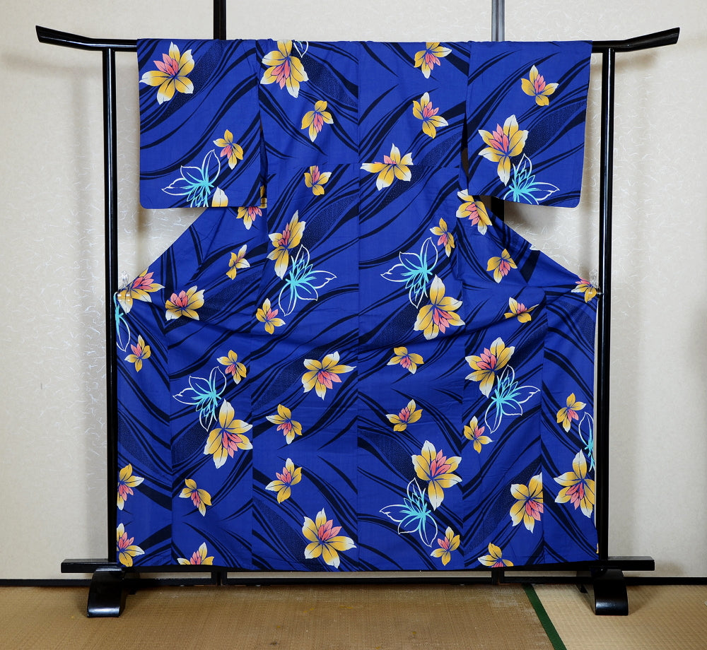 Archive Yukata – Traditional Pattern (Women / One of a Kind) W-AT #97