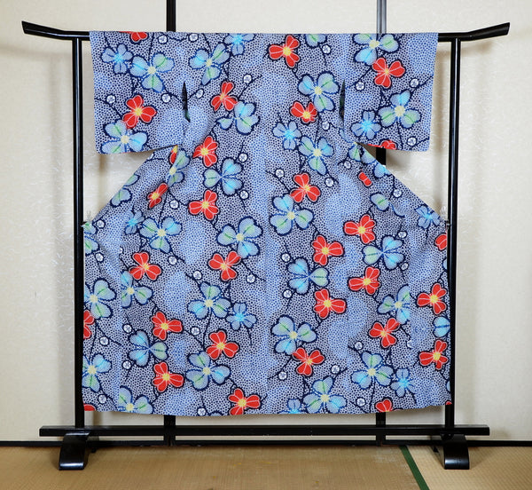 Archive Yukata – Traditional Pattern (Women / One of a Kind) W-AT #75