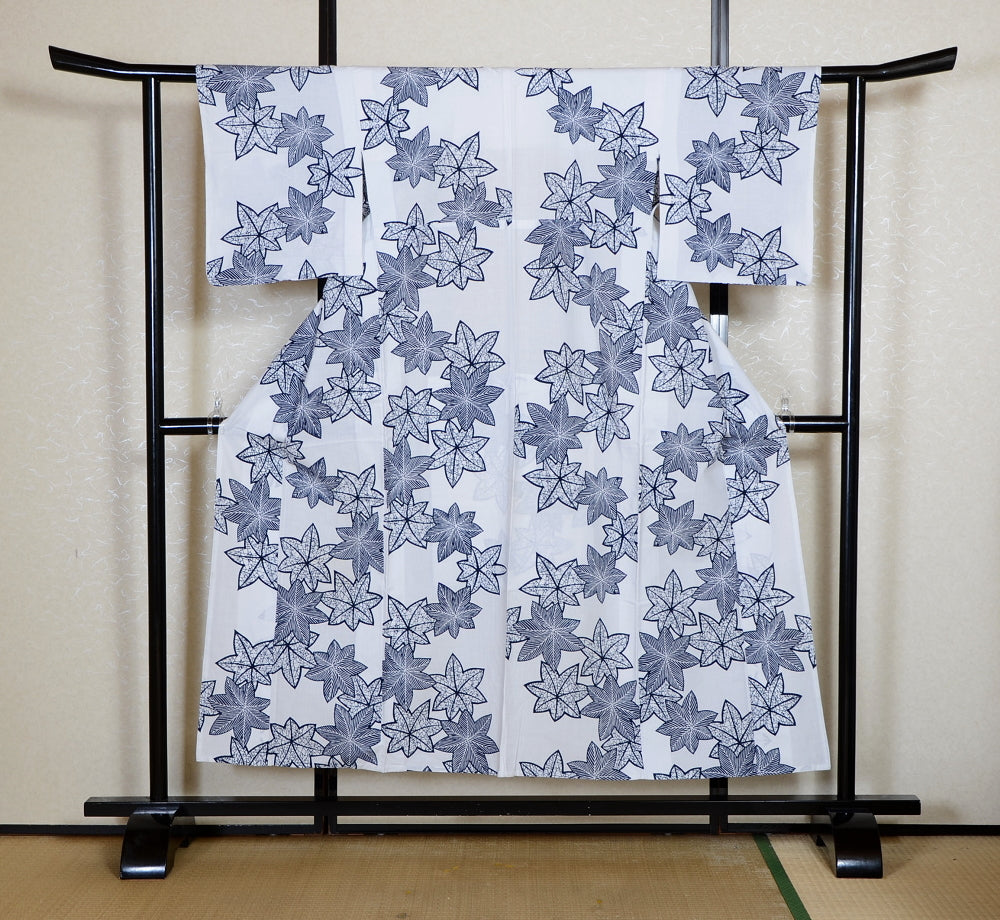 Archive Yukata – Traditional Pattern (Women / One of a Kind) W-AT #117