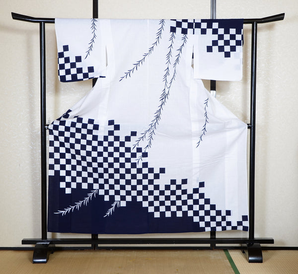 Archive Yukata – Traditional Pattern (Women / One of a Kind) W-AT #76