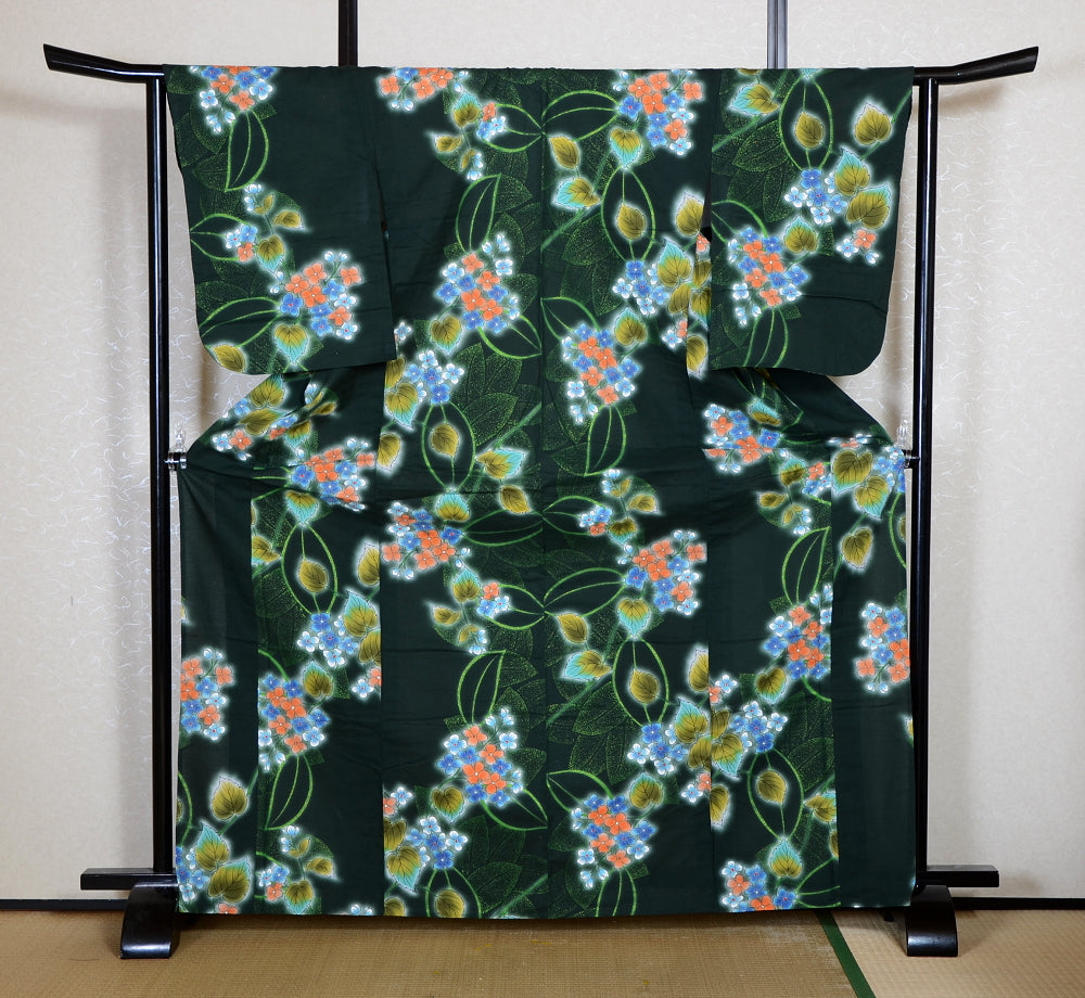 Archive Yukata – Traditional Pattern (Women / One of a Kind) W-AT #60