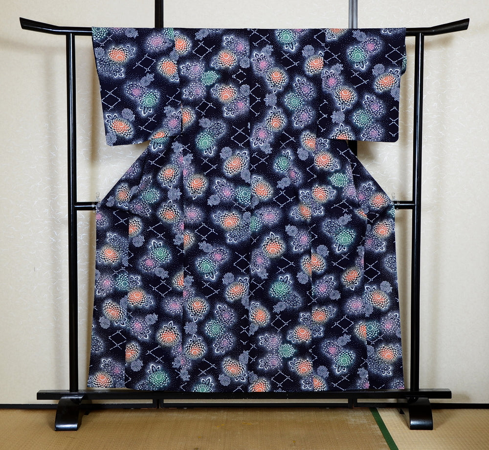 Archive Yukata – Traditional Pattern (Women / One of a Kind) W-AT #46