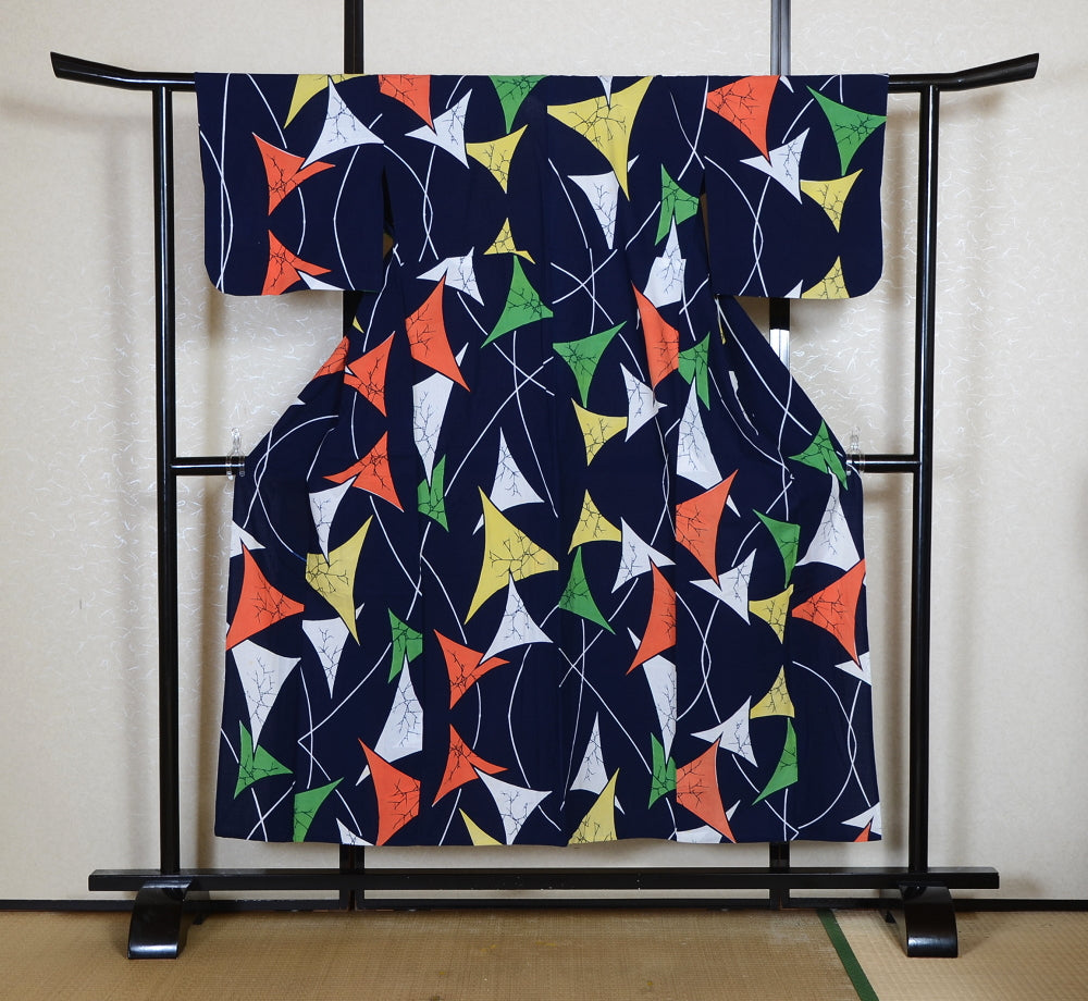Archive Yukata – Traditional Pattern (Women / One of a Kind) W-AT #121