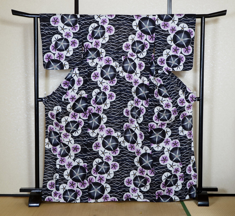 Archive Yukata – Traditional Pattern (Women / One of a Kind) W-AT #01
