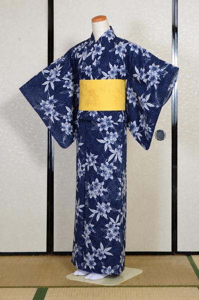 Archive Yukata – Traditional Pattern (Women / One of a Kind) W-AT #04 (Navy Blue Floral Yukata)