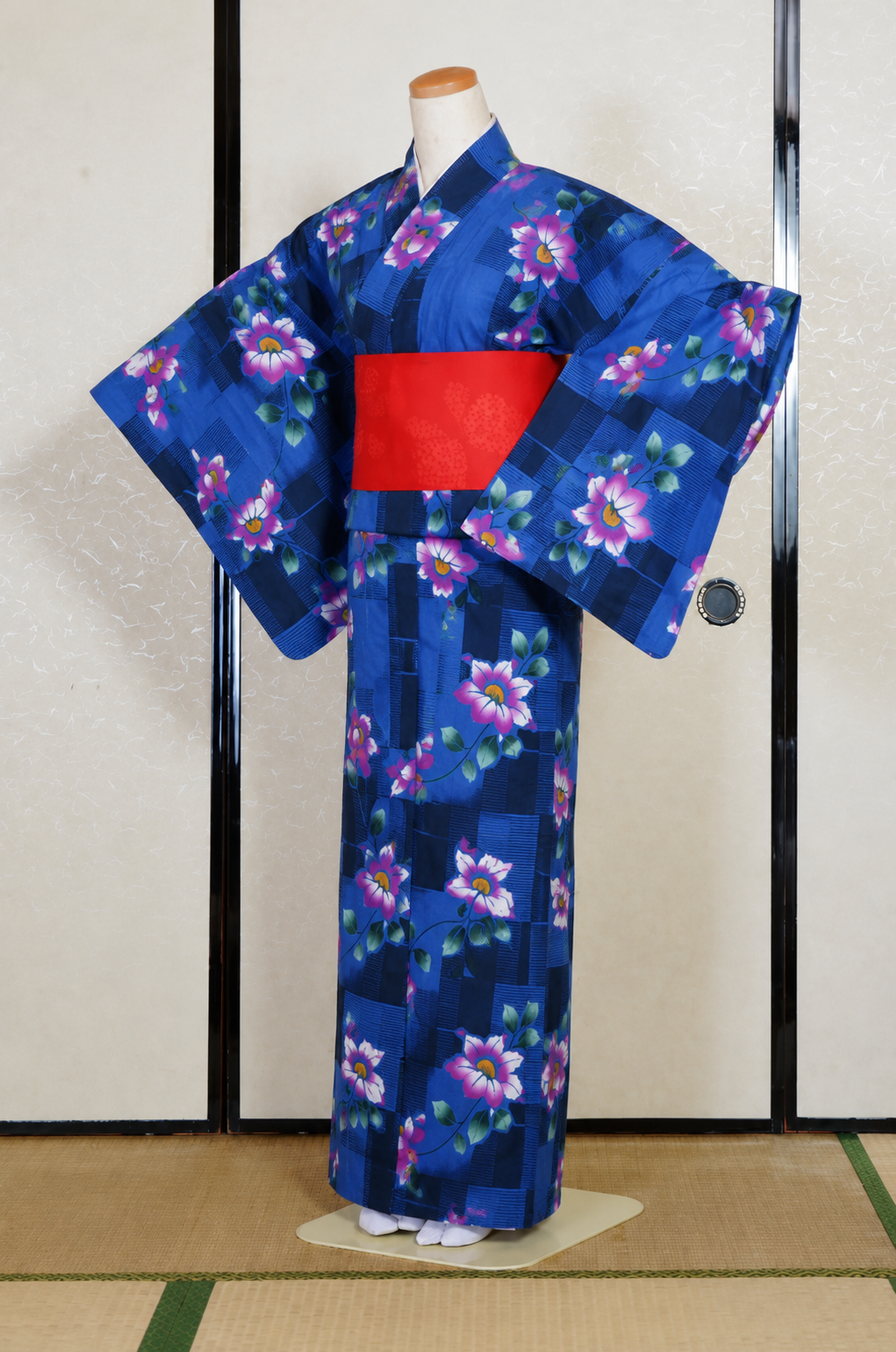Archive Yukata – Traditional Pattern (Women / One of a Kind) W-AT #13 (Royal Blue Camellia Yukata)