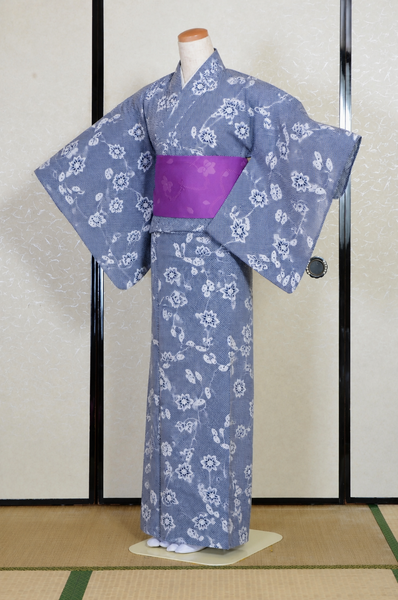 Archive Yukata – Traditional Pattern (Women / One of a Kind) W-AT #15 (Elegant Classic Floral Yukata in Soft Blue)