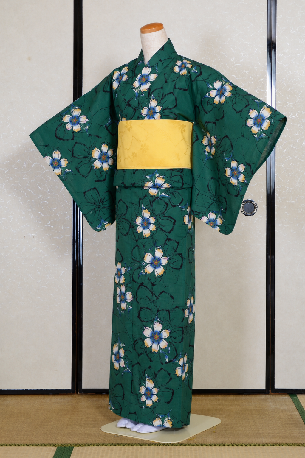 Archive Yukata – Traditional Pattern (Women / One of a Kind) W-AT #03