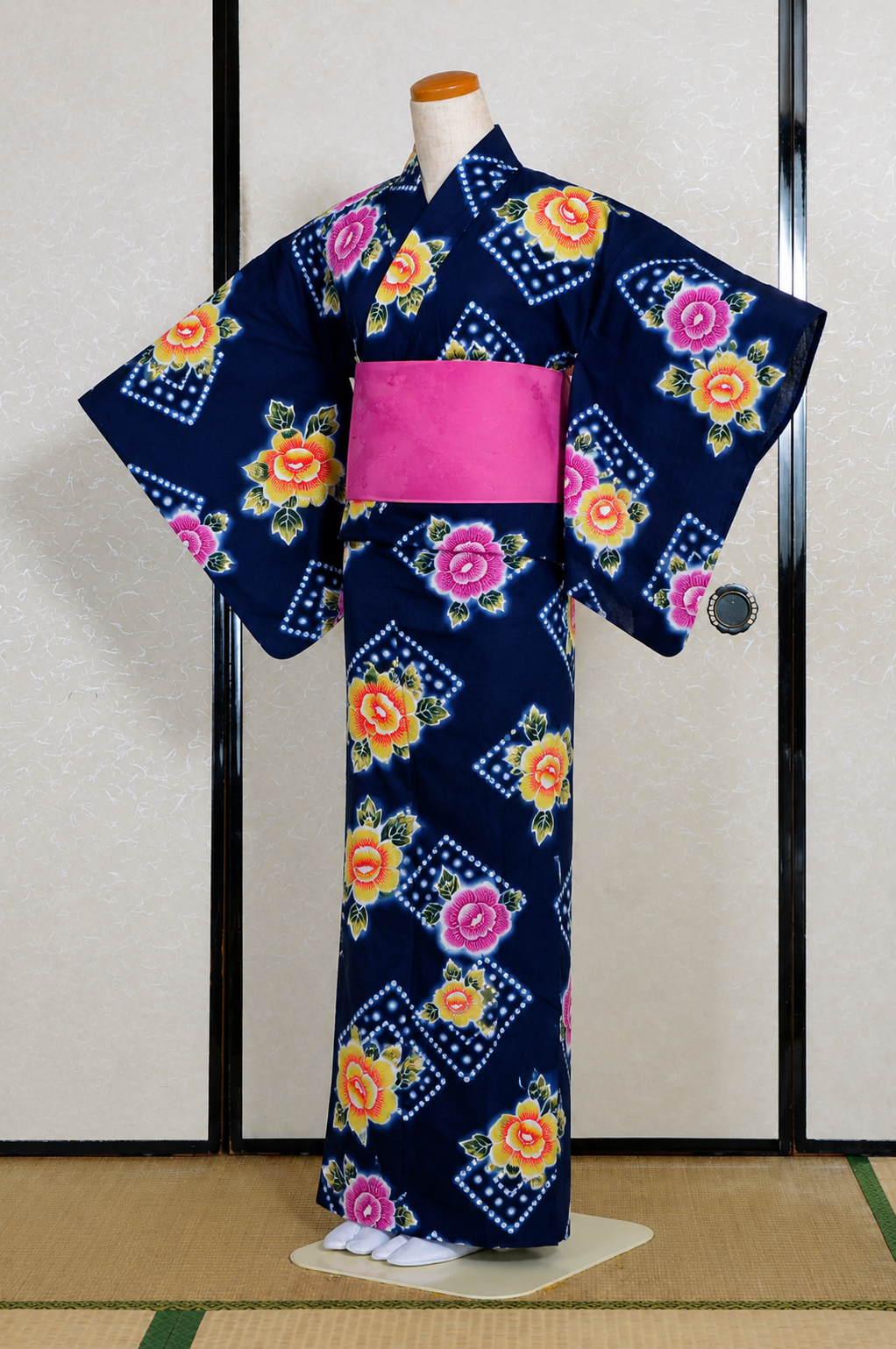 Archive Yukata – Traditional Pattern (Women / One of a Kind) W-AT #11