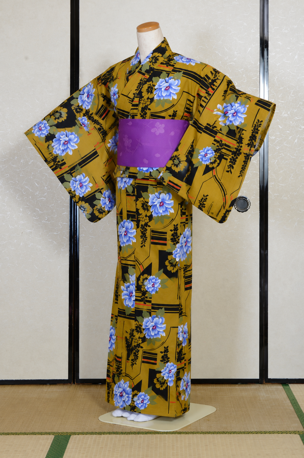 Archive Yukata – Traditional Pattern (Women / One of a Kind) W-AT #22