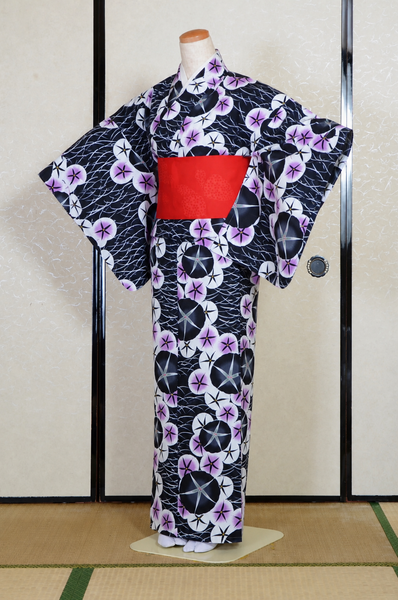 Archive Yukata – Traditional Pattern (Women / One of a Kind) W-AT #01