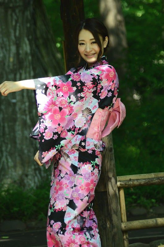 Japanese yukata kimono / D #075