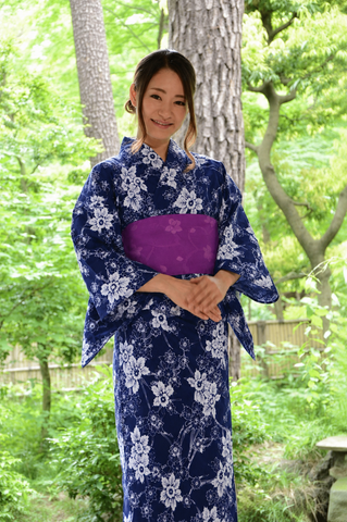 Archive Yukata – Traditional Pattern (Women / One of a Kind) W-AT #19 (Timeless Indigo Floral Yukata)