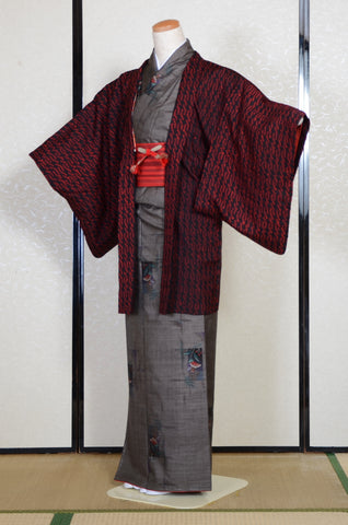 Japanese kimono. kimono for women. kimono female. komon kimono. muji kimono.tsumugi kimono.kimono jacket. haori jacket. Japanese women obi belt. hanhaba obi.